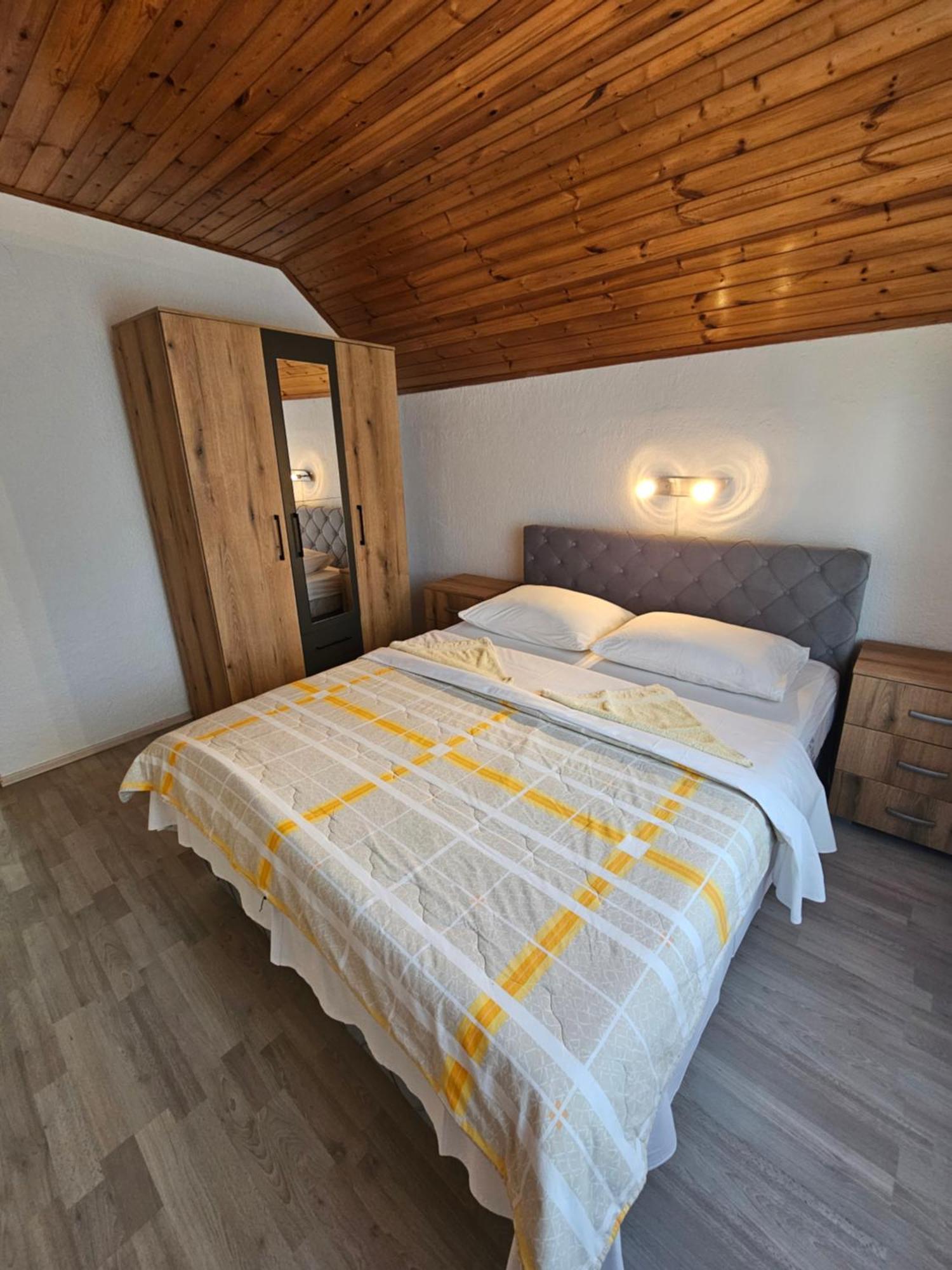 Apartman Mile - Holiday House Smoljanac Εξωτερικό φωτογραφία